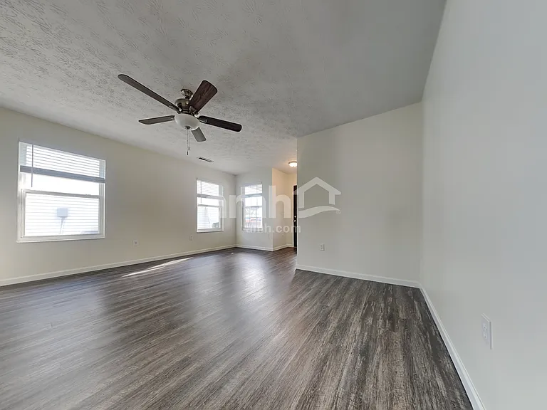 918 Arthur St — Photo 6