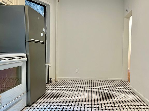 2nd image of 56 Henry St APT 13