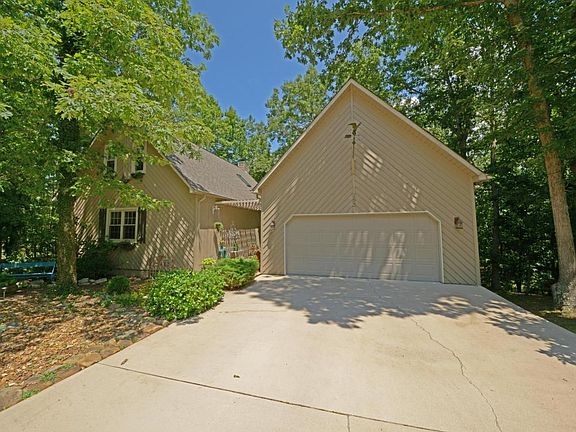 4th image of 153 Ivy Brook Ln