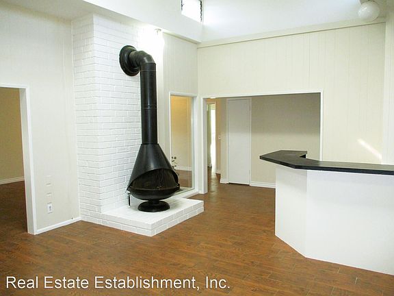 5th image of 2727 E Carnival Ave