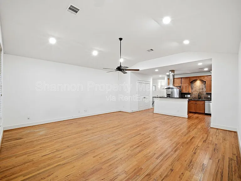 2323 Sperber Ln — Photo 21