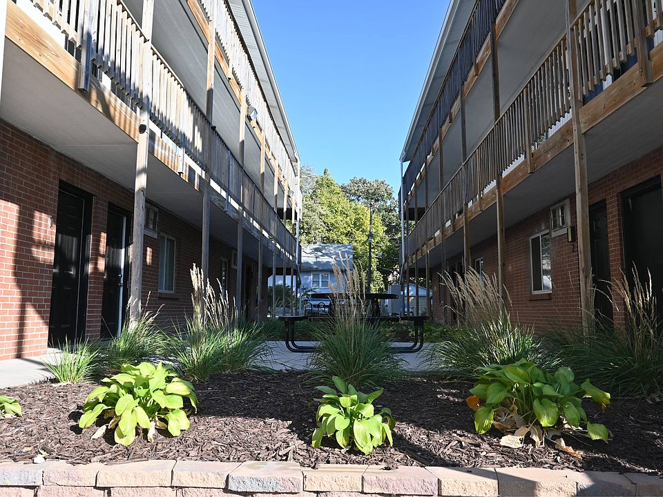 1st image of 4644-4648 Cuming St #4644-05