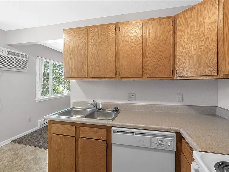 515 & 516 Maple St — Photo 5