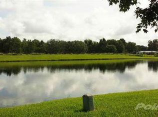 3105 Bending Oak Dr, Plant City, FL 33563