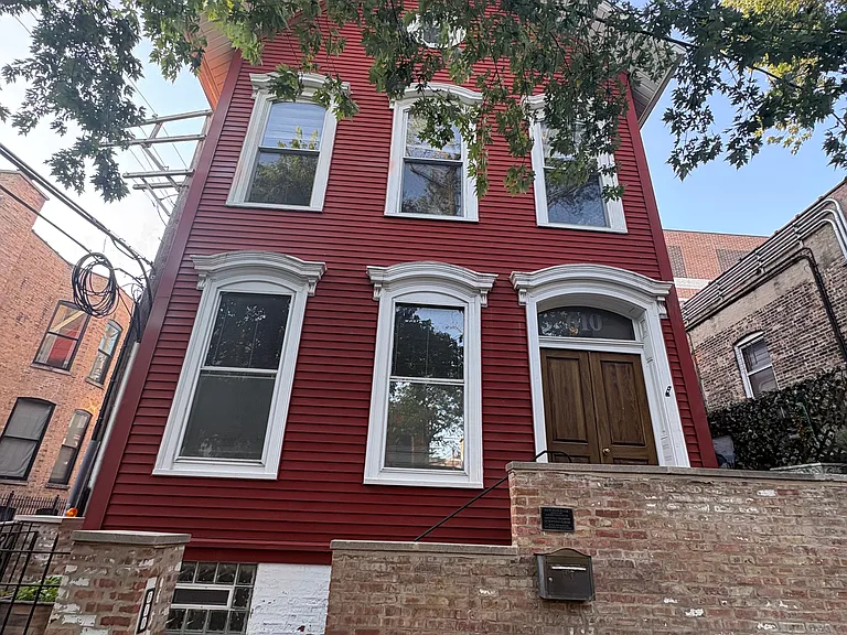610 W Briar Pl #1 — Photo 1