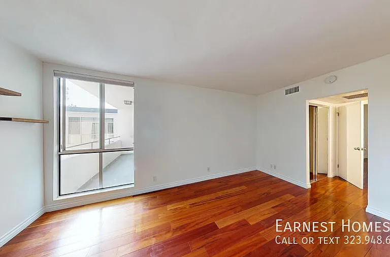 1010 N Kings Rd #310 — Photo 10