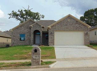 2001 Whitehaven Dr, North Little Rock, AR 72120