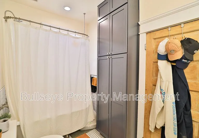 1238 E McKinley St — Photo 14
