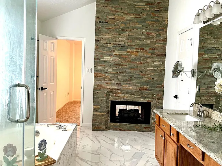 24914 Aughton Ct — Photo 2