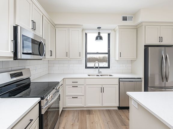 5th image of 233 S Olive St APT 306