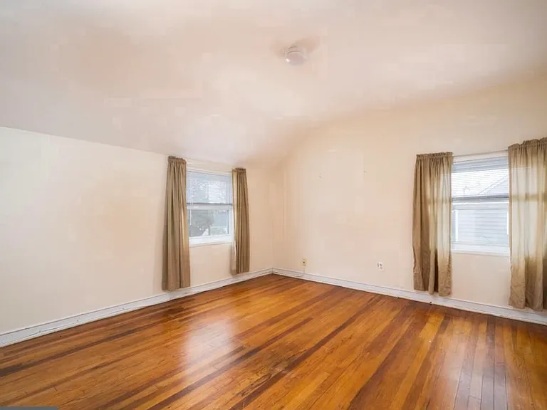 1017 S Edison St — Photo 3