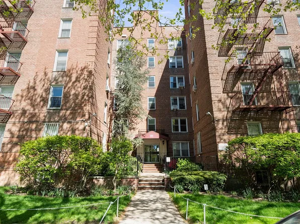 221 McDonald Ave APT 4N, Brooklyn, NY 11218