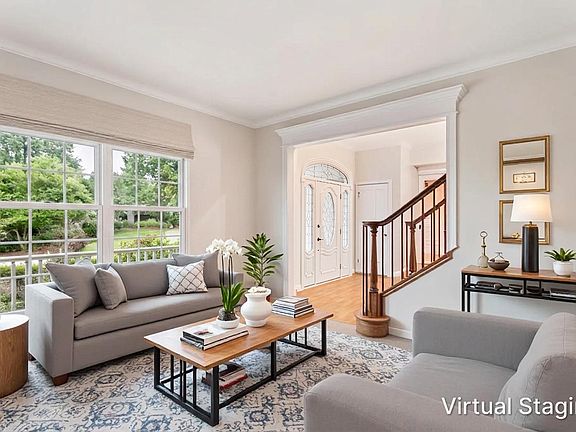 5th image of 385 Valley Way