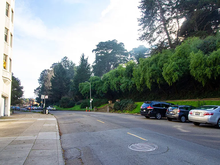 65 Buena Vista Ave E — Photo 4