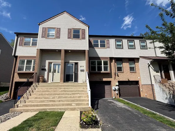 225 Birch Dr, Lafayette Hill, PA 19444
