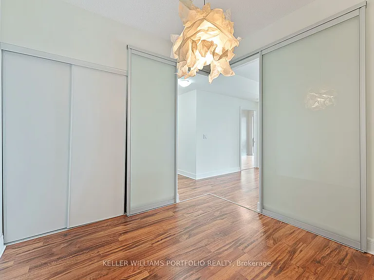 35 Brian Peck Cres #910 — Photo 23