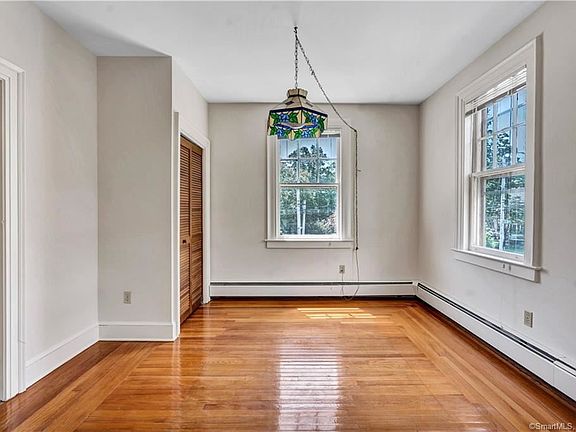 5th image of 165 Fountain St #4