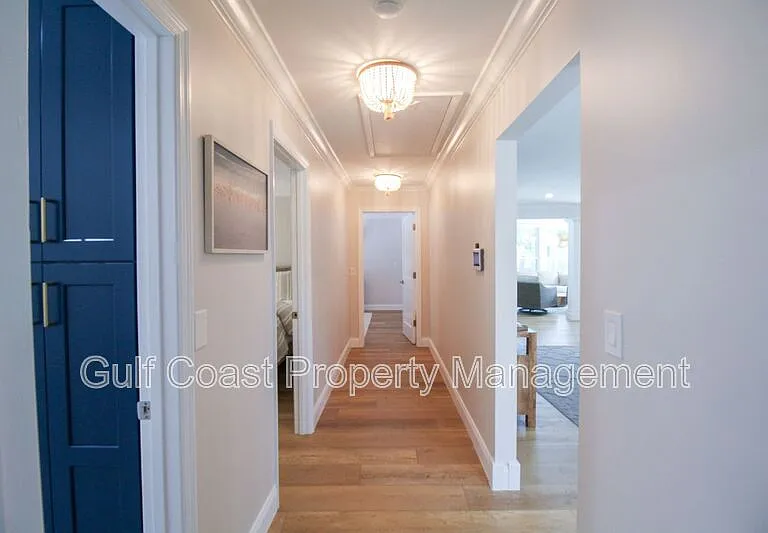 691 Russell St — Photo 12