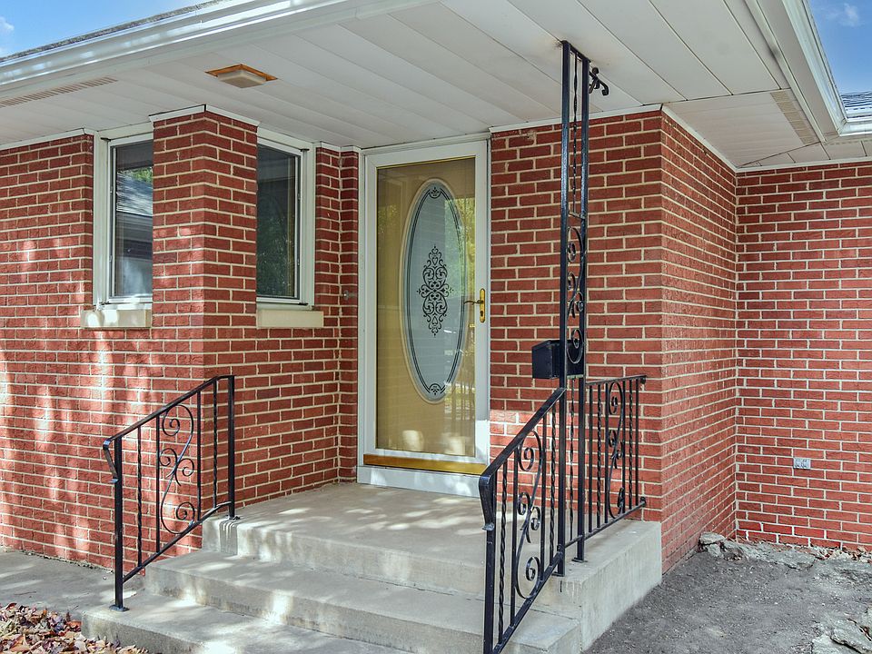 2nd image of 831 S Walnut St