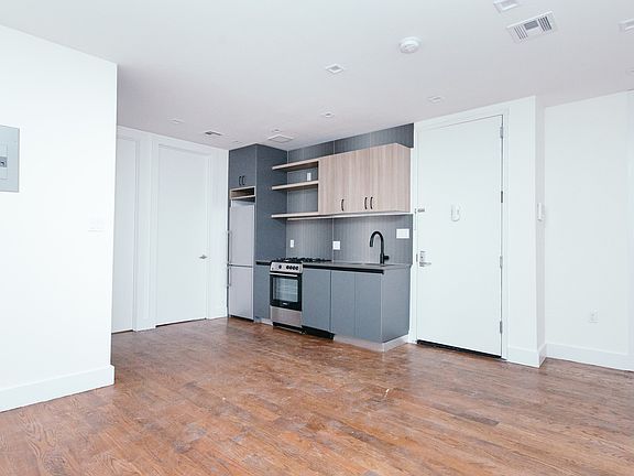 5th image of 294 Powers St #A