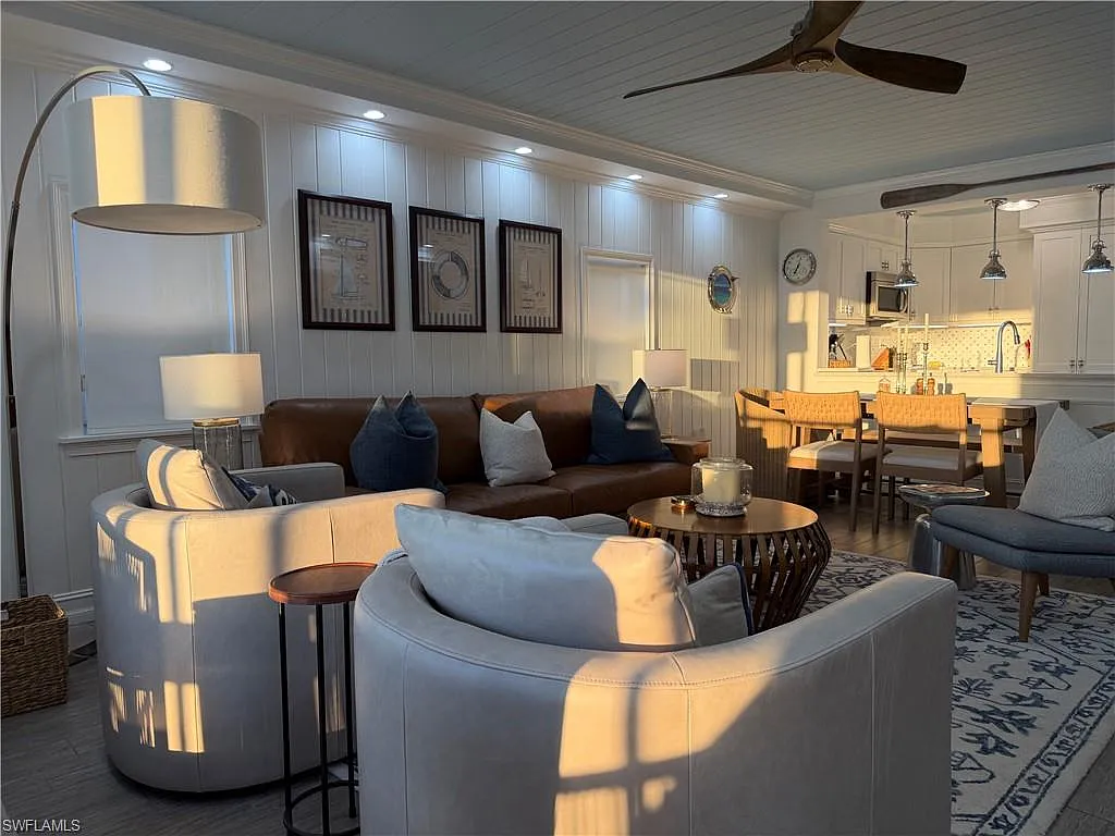 2 bed, 2.0 bath, 1154 sqft, $10,500 — Photo 2