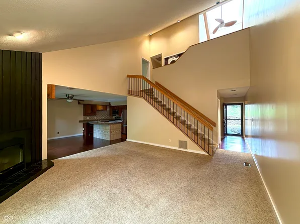 9451 S Pointe Lasalles Dr #63, Bloomington, IN 47401