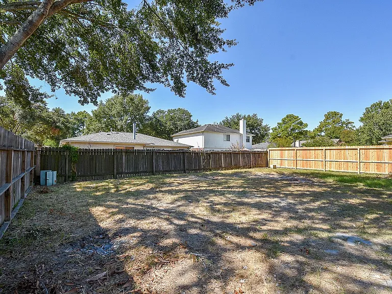 7818 Summer Place Dr — Photo 29
