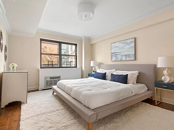 5th image of 305 E 72nd St APT 2CDE