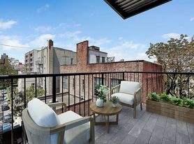 2147 2nd Ave