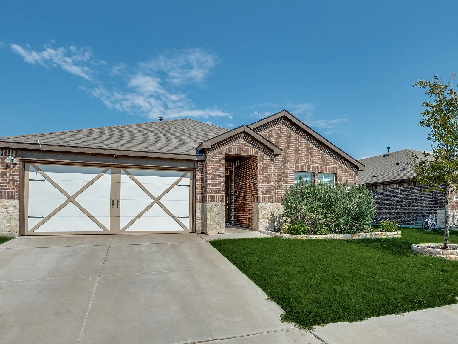 4 bed, 1855 sqft, $2,350 — Photo 3