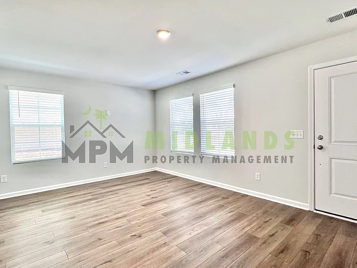 3 bed, 2.5 bath, 1250 sqft, $1,895 — Photo 4