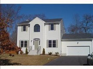4 Beechwoods Holw, Bradford, RI 02808