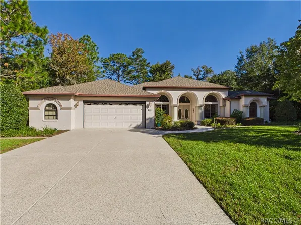 37 Livingstone Daisy Ct, Homosassa, FL 34446