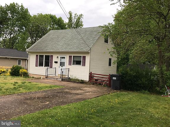 5th image of 1317 E Longview Dr