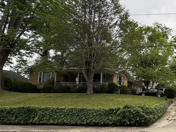 967 N Main St, Hendersonville, NC 28792