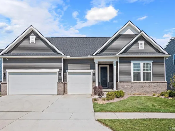 4109 Bay Ter, Milford, MI 48381