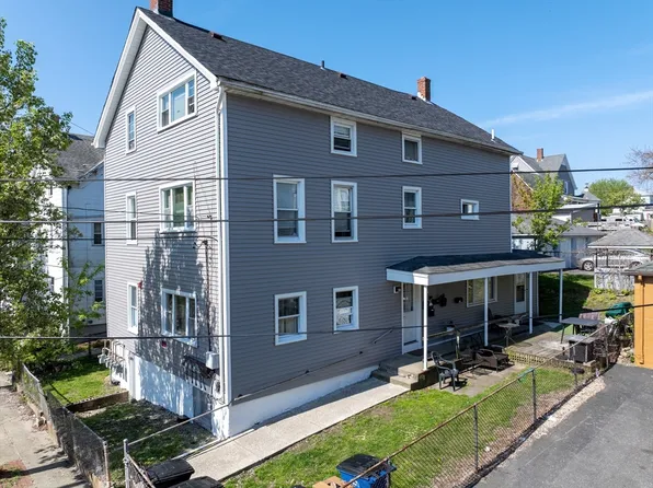 9 Clement St, Tiverton, RI 02878