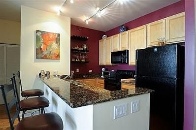 4th image of 1322 S Prairie Ave Unit 1406