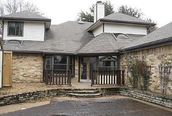 2nd image of 736 Arbor Downs Dr