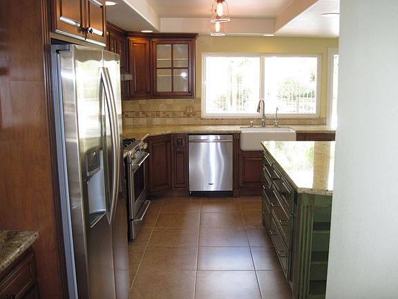SS Appliances Included
