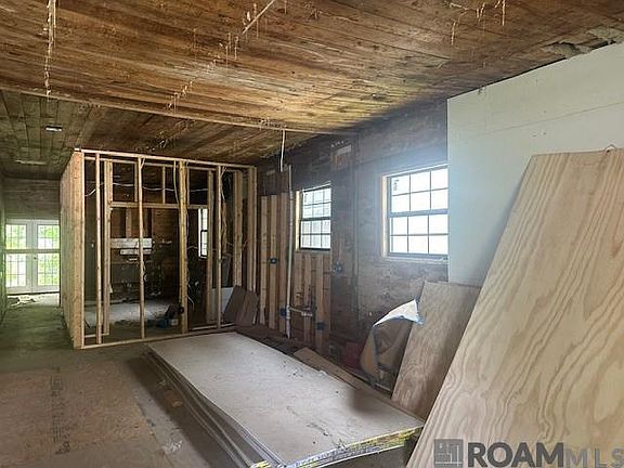 3rd image of 422 Saint Rose Ave