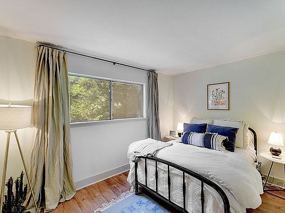 4th image of 5623 Woodrow Ave APT 8