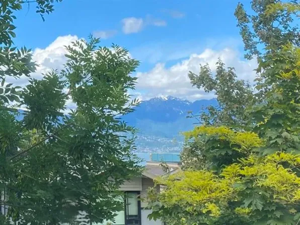 3874 W 13th Ave, Vancouver, BC V6R 2S8
