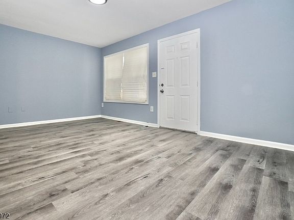 4th image of 51 Demarest St