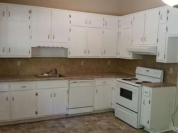 3rd image of 1001 Brighton Dr