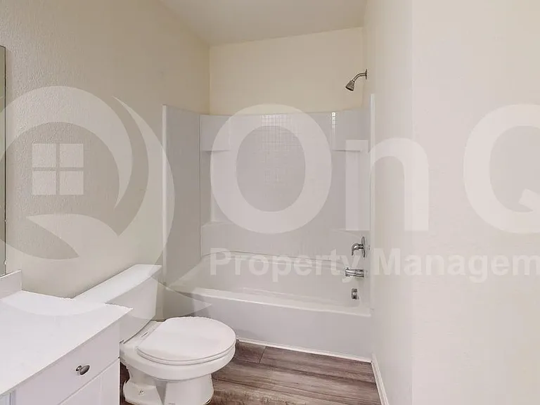 708 Bois D Arc Ln — Photo 17