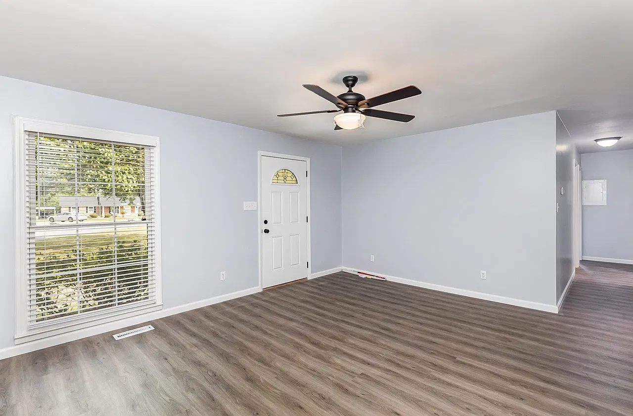3 bed, 2112 sqft, $2,000 — Photo 4