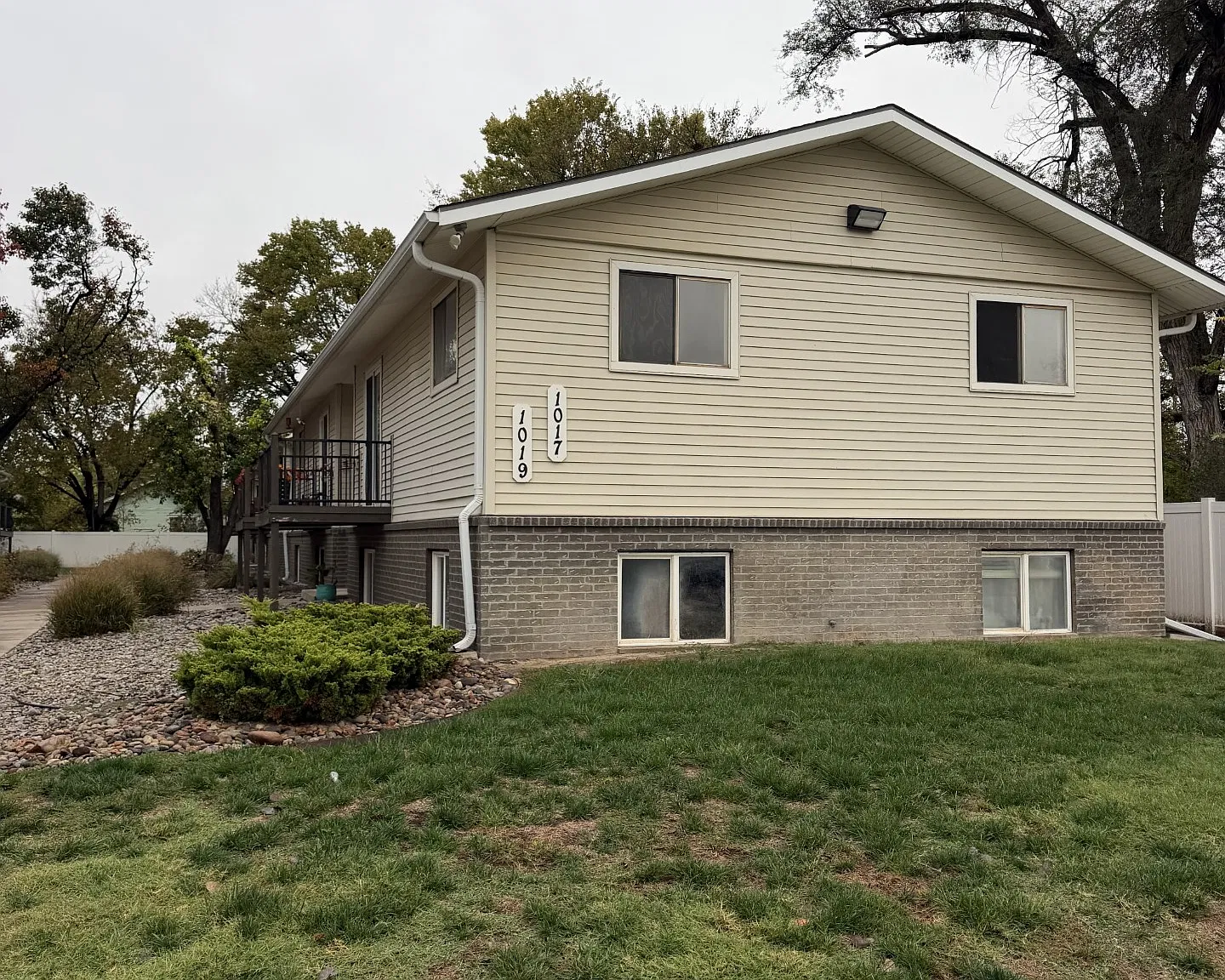 2 bed, 800 sqft, $1,000 — Photo 1