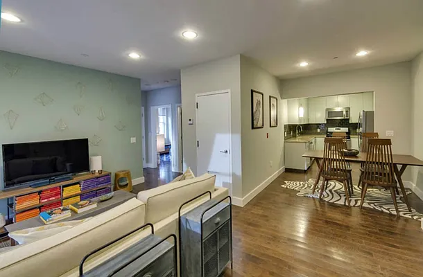 Rented by MNS | media 4