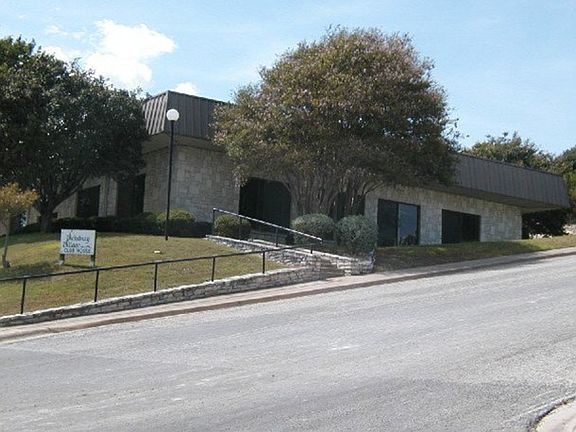 5th image of 1240 Victory Ln N